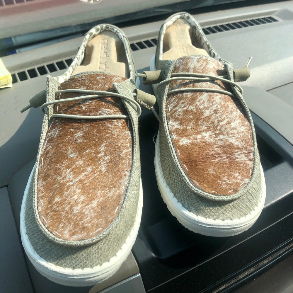 Women's CUSTOM Cowhide Hey Dudes ! 🐄🐄 read description - Picture 2 of 13